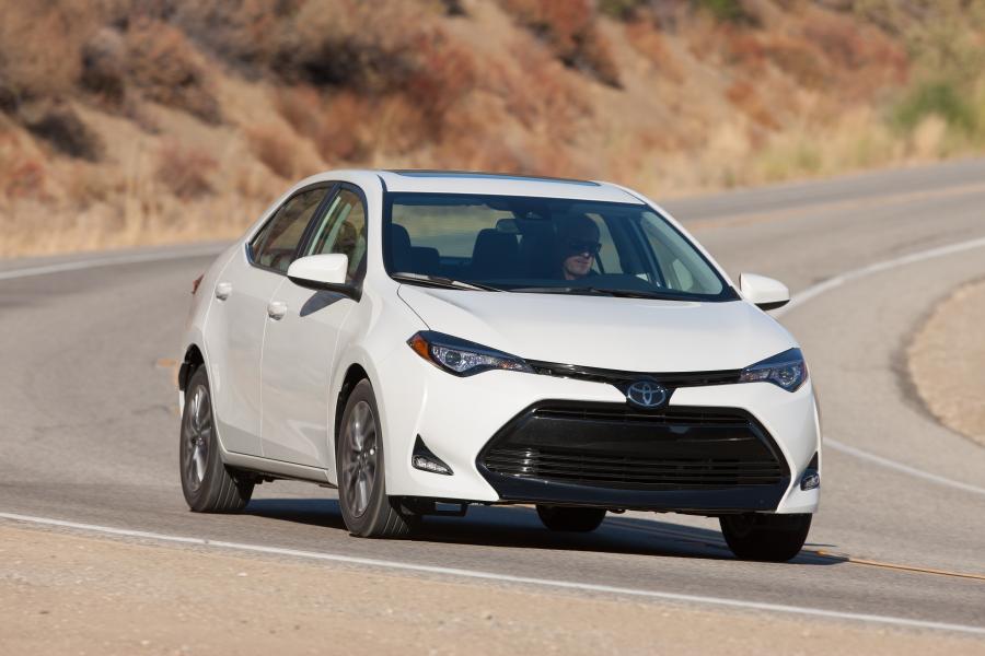  Toyota Corolla LE Eco 2016 года  (NA) (фото 2 из 10)